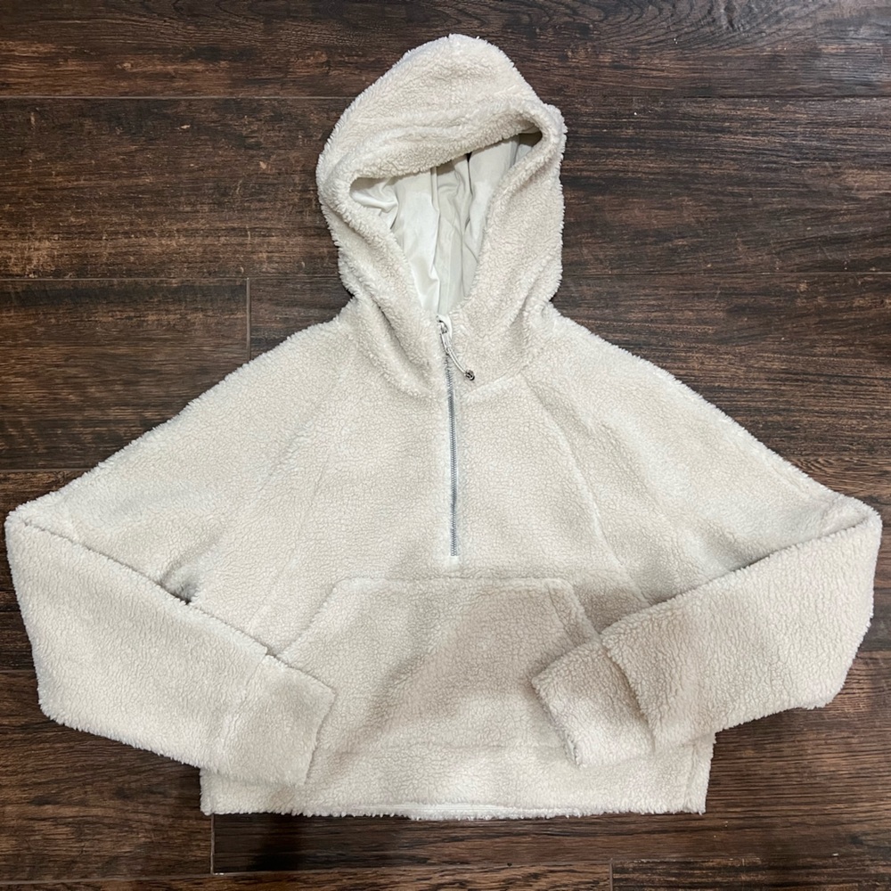 Lululemon Sherpa Cropped Scuba